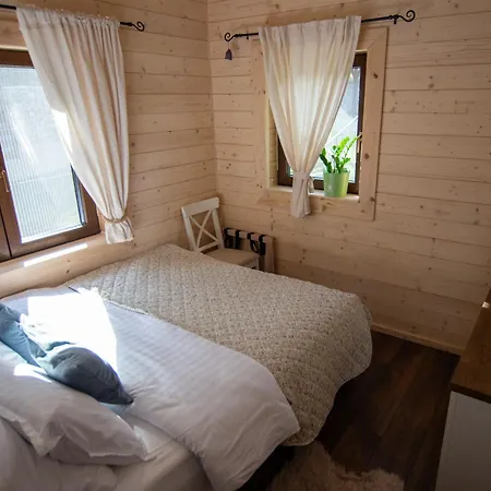Macaklin Apartman *